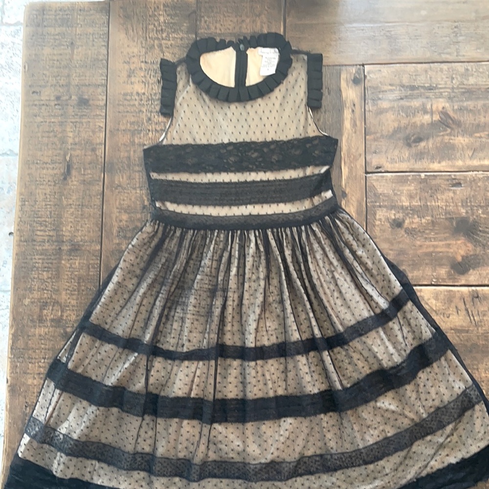 Beautiful black lace overlay CHASING FIREFLIES size 8 dress.